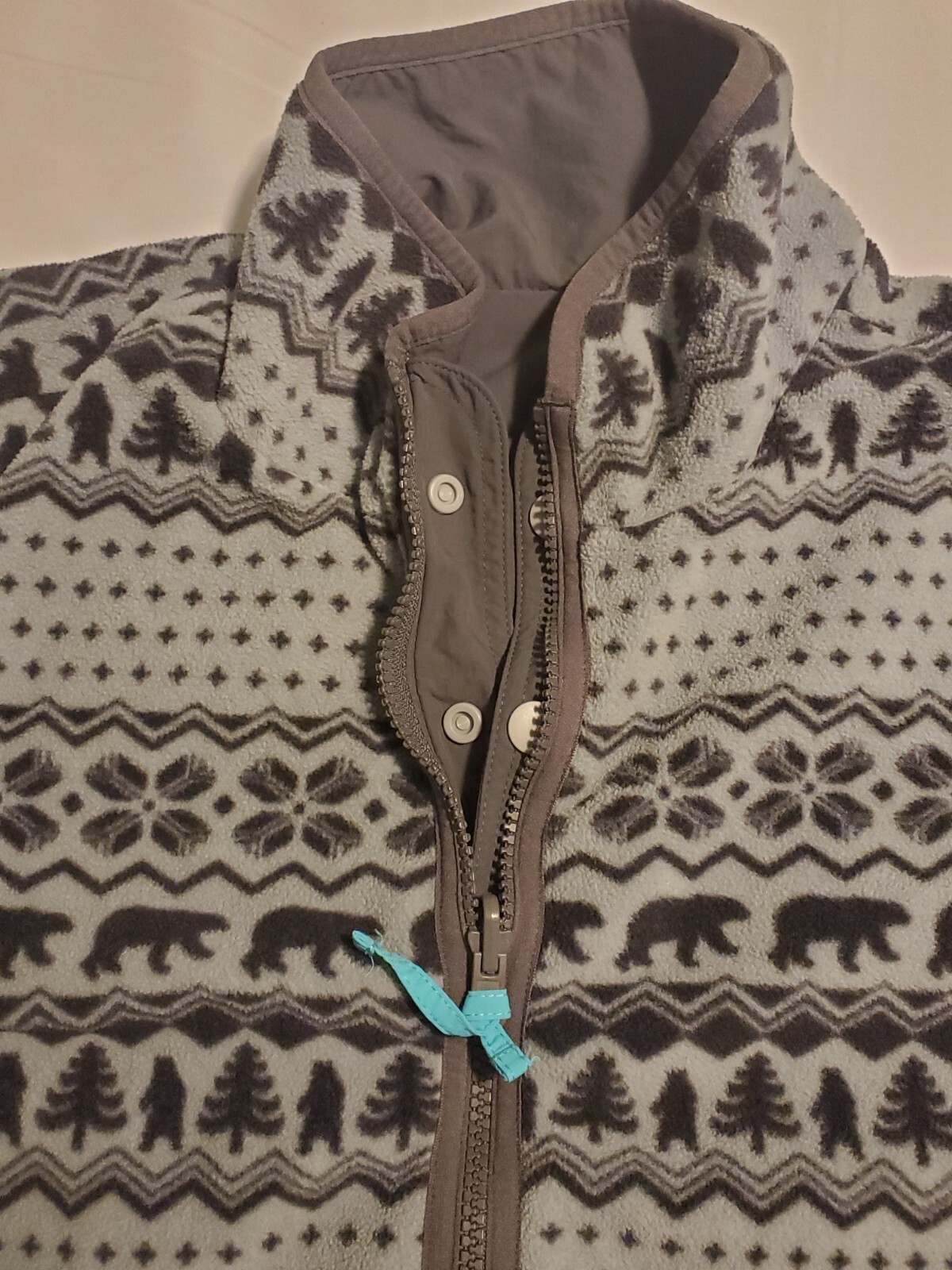 Chubbies Reversible Pull Over Medium - image 2