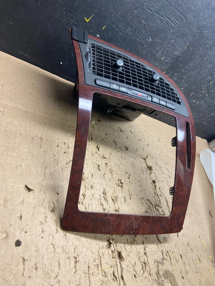 2005 to 2009 Saab 9-7X Dash Radio Stereo Display Trim Panel Bezel T8952 DG - Image 3 of 4