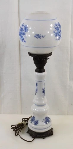 Vintage White Milk Glass Flower Table Lamp 25" Tall Key Switch Working Condition