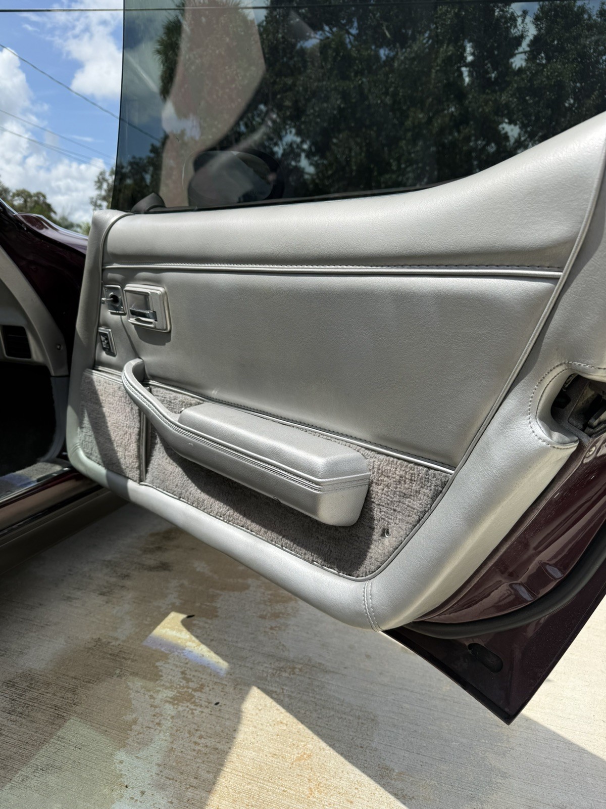 1981 Burgundy Chevrolet Corvette   | C3 Corvette Photo 10