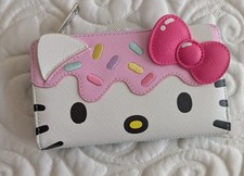 Cartera Loungefly Sanrio Cupcake Hello Kitty cuero con solapa