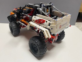 LEGO Technic: Model: Off-Road  4 x 4 Crawler 9398 remote. Power functions.