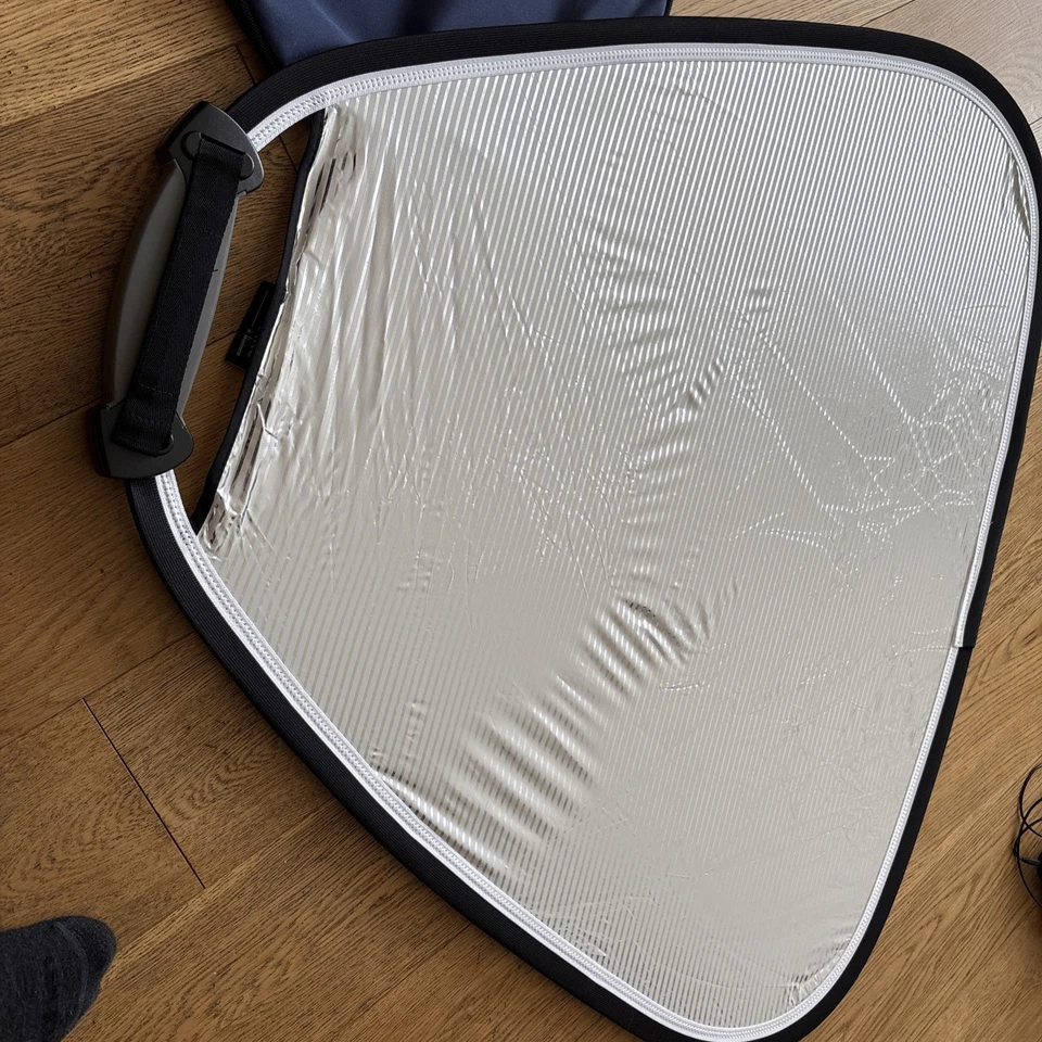 Manfrotto Lastolite Trigrip Reflector, Reversible Lightweight, unused. - Image 4 of 4