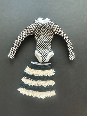 Mizi clothes from JHD Toys Mizi Doll Team GG Gift Set