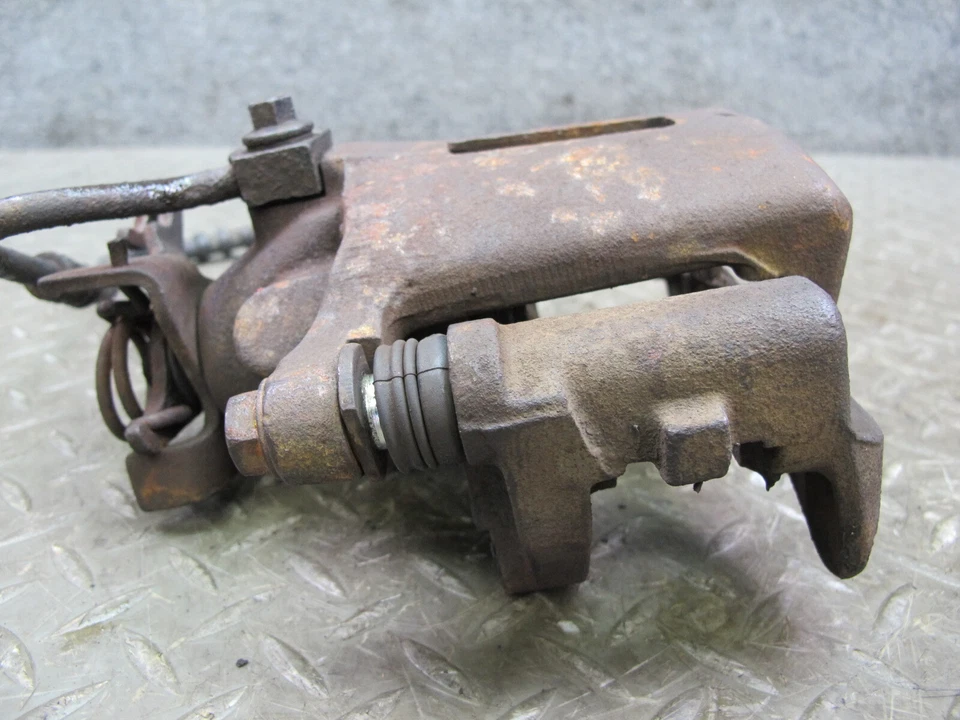 02-05 JUEGO DE 2 PINZAS DE FRENO TRASERAS IZQUIERDA Y DERECHA FORD THUNDERBIRD OEM Foto 4 de 4