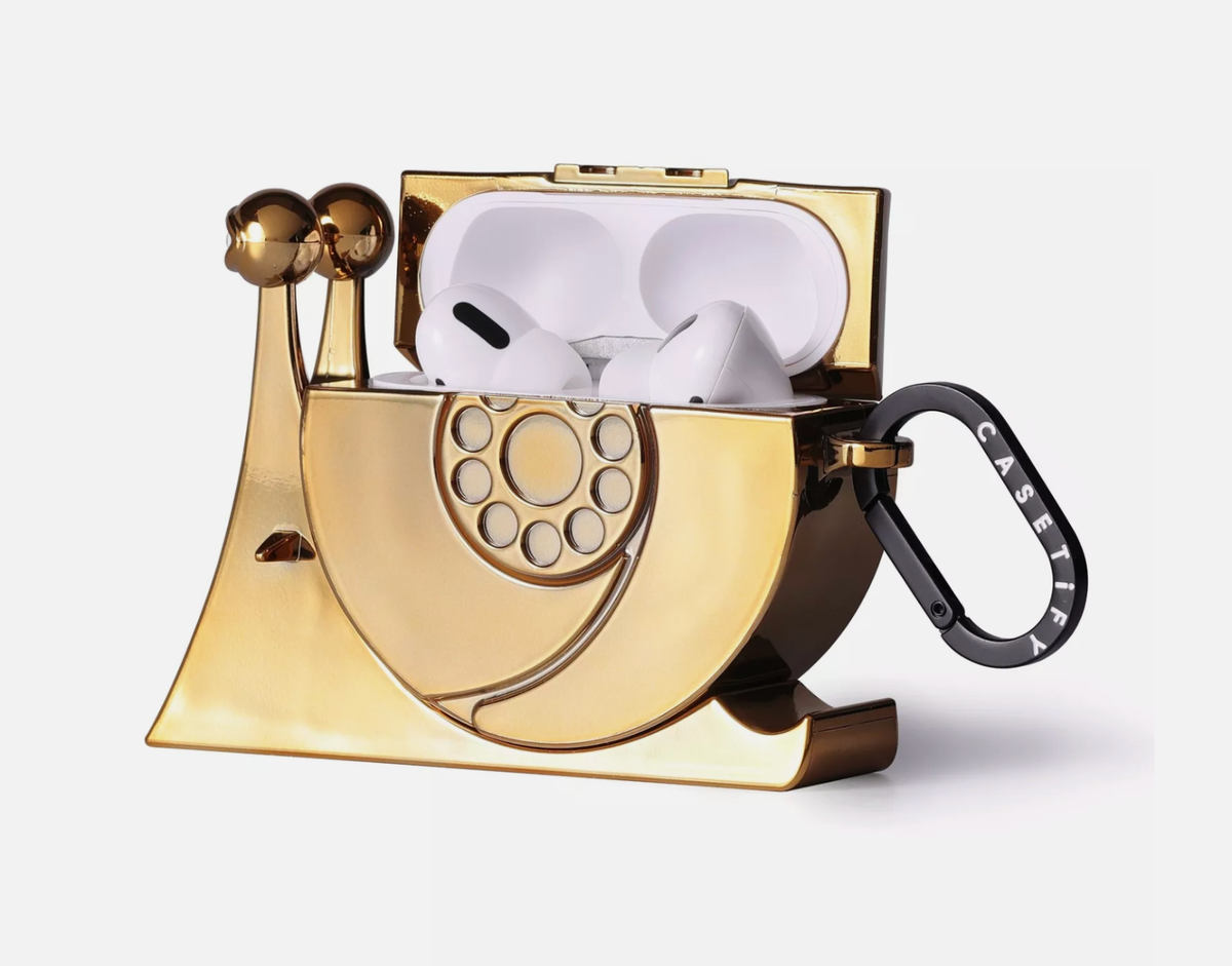 Casetify Golden Transponder Snailイヤホンケース One Piece Collectible Golden Transponder Snail AirPods Pro Case