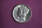 ESTATE FIND 1942 - Mercury Dime!!  #K46124