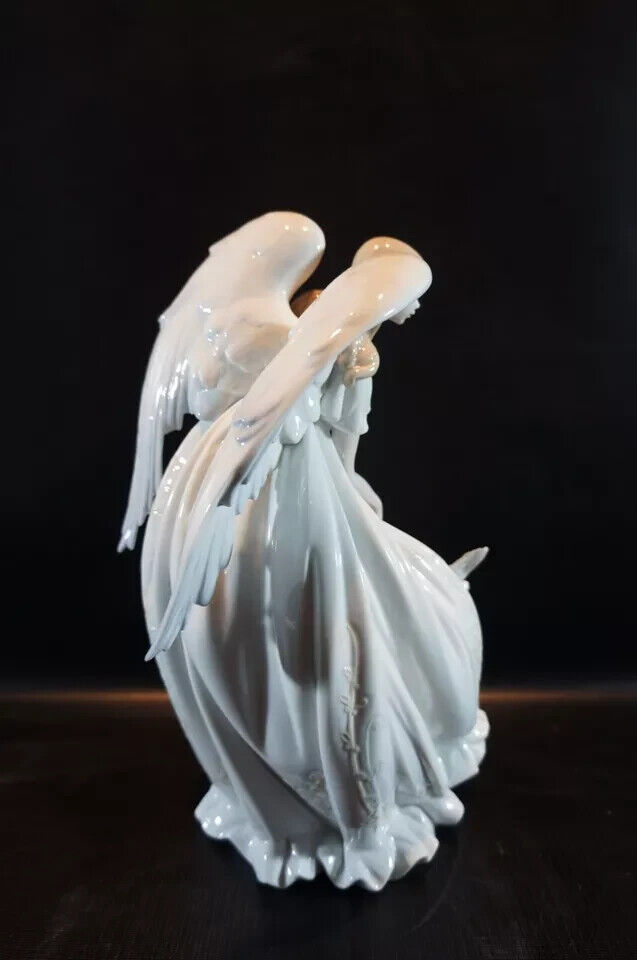 Lladro Large Angel with Doves and Flowers - Limited Edition Lladro Large Angel with Doves and Flowers - Limited Edition