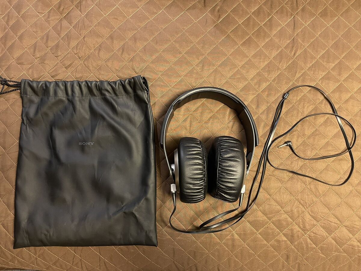 Sony MDR-XB700 Extra Bass Overear Headphones DISCONTINUED Sony MDR-XB700 Extra Bass Overear Headphones DISCONTINUED