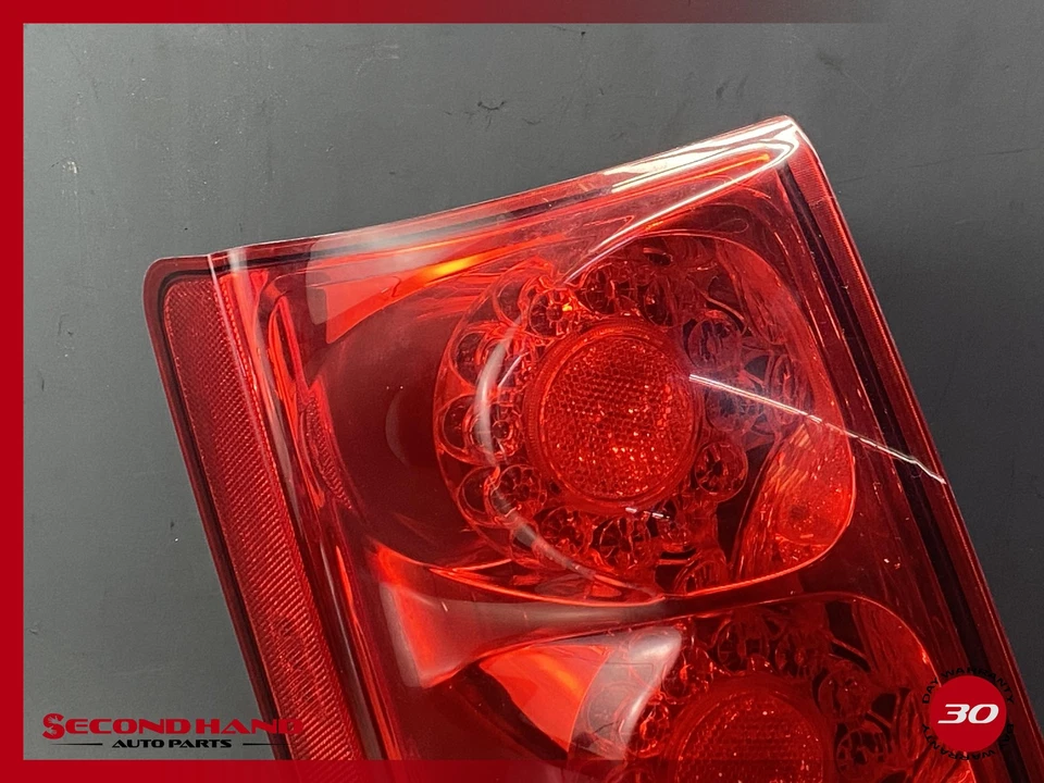 Dodge Grand Caravan 2011-2018 conductor lado izquierdo freno trasero luz trasera led OEM Foto 2 de 4