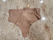 New Women's SPANX 40130r Cafe Au Lait Sheer Control Thong Panty Size L