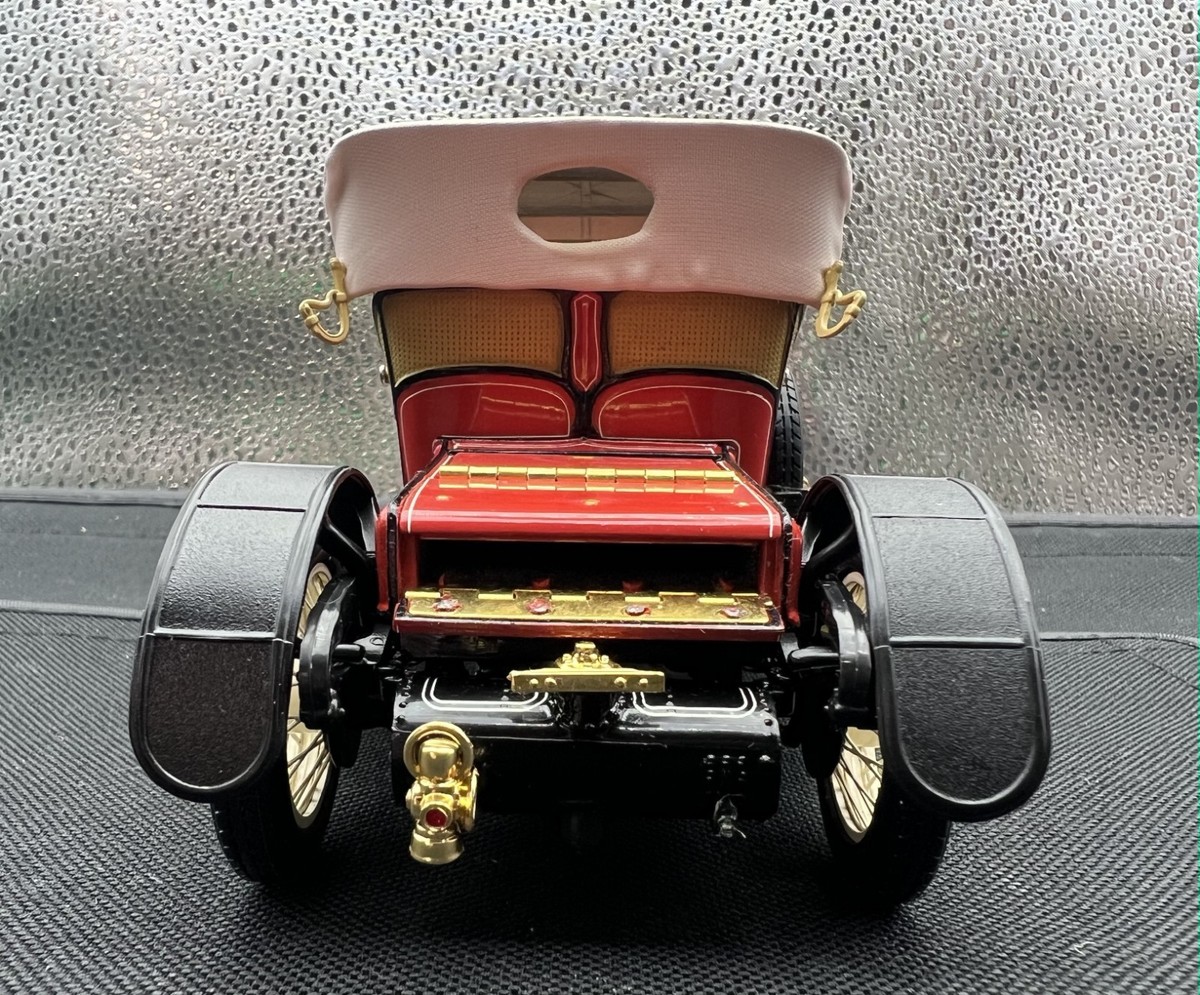 Franklin Mint 1910 Rolls Royce Silver Ghost B11XN60, 1:24 Scale