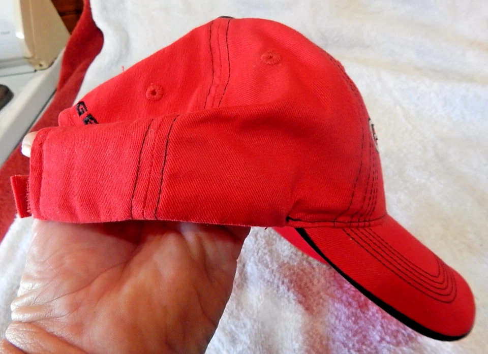 Gorra Dodge Charger moderna con logotipo bordado sombrero rojo con licencia oficial Mopar Foto 4 de 4