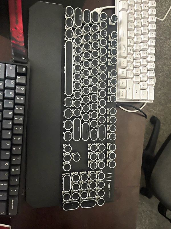 MageGee Wired Mechanical Keyboard Black Round Keys
