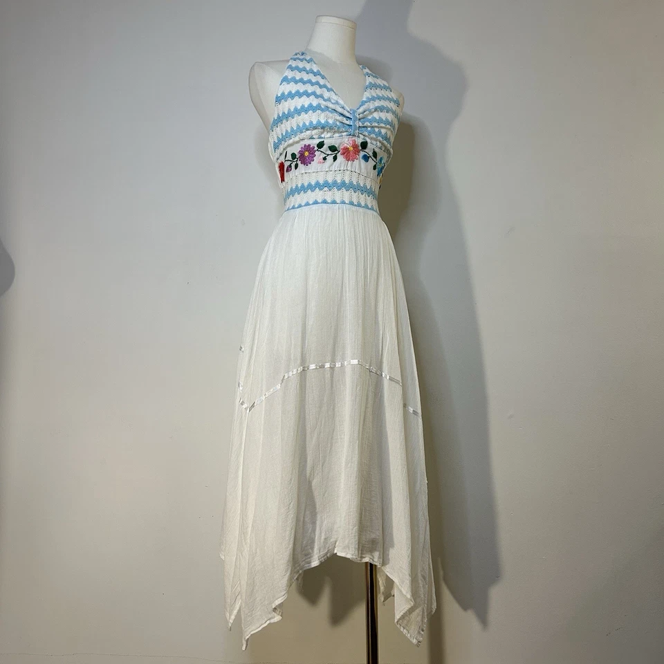 Vestido de algodão anos 1970 Fairycore boho halter bordado floral 28-35 polegadas busto vintage - Imagem 4 de 4