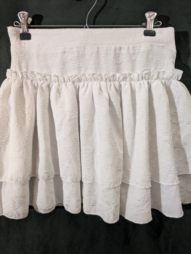 Adorable White Skirt, Floral Embroidery, Girls Size 12/13 - Picture 2 of 12