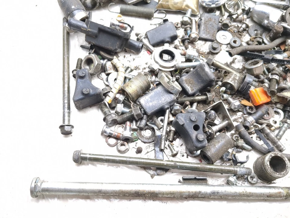 Комплект болтов 98-03 Honda VT750 Shadow ACE разные детали основное оборудование - Изображение 2 из 4