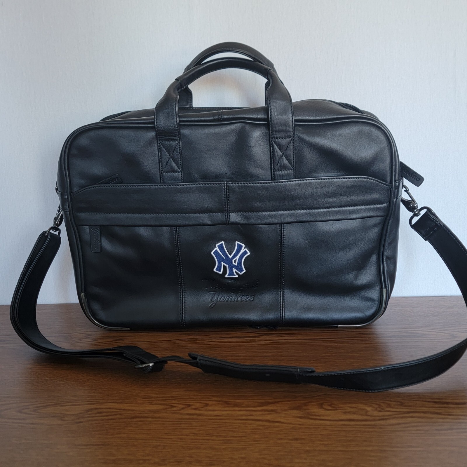 Vintage Danbury Mint MLB NY Yankees Leather Carry-On Overnight Bag Rare
