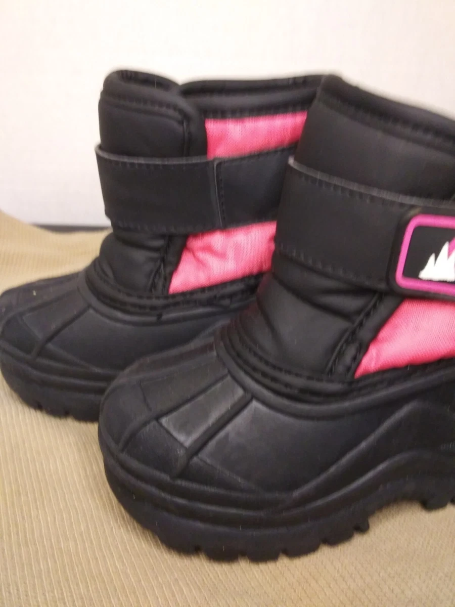 Shoe show girls size 5 black pink lined winter snow boots