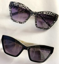 Two Variations New Character L.A.M.B Sunglasses LA525 / 55-18-135 B:41