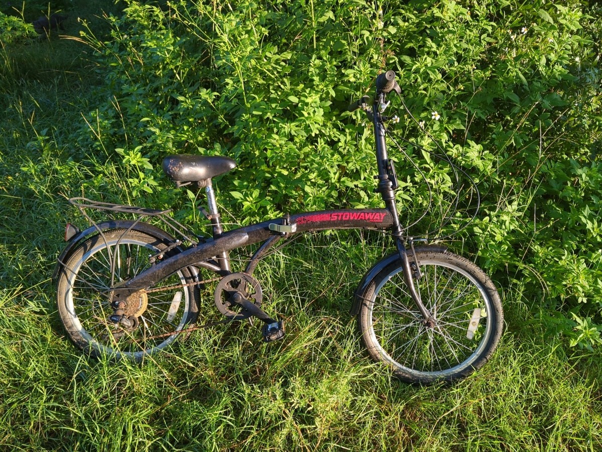 Black Stowaway Folding Bike 24