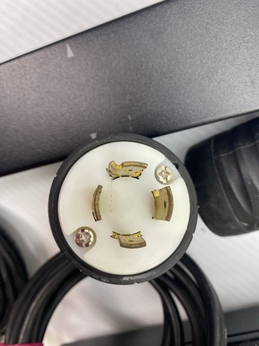 PDU para rack medida APC 885-1736 ILPL 16 salidas 100-120 VCA 10 amperios máximo AP7850 - Foto 20 de 22