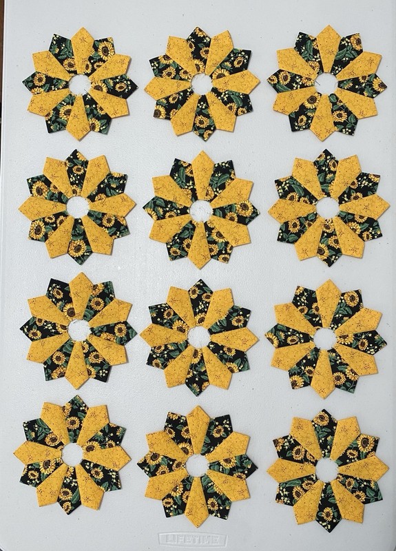 12 Sunflower Dresden Plate Quilt Blocks 7" Vintage Fabric Flower Prewashed