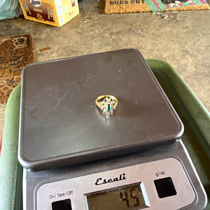 18 k  4.5 gram gold cluster ring