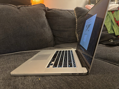 Apple MacBook Pro 15'' i7 2.2GHz 16GB 256GB SSD 2015 Silver Wi-Fi BT