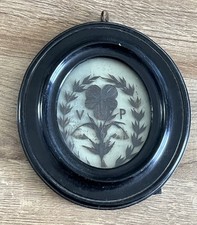 Reliquaire ancien en fleurs séchées de style Napoléon III