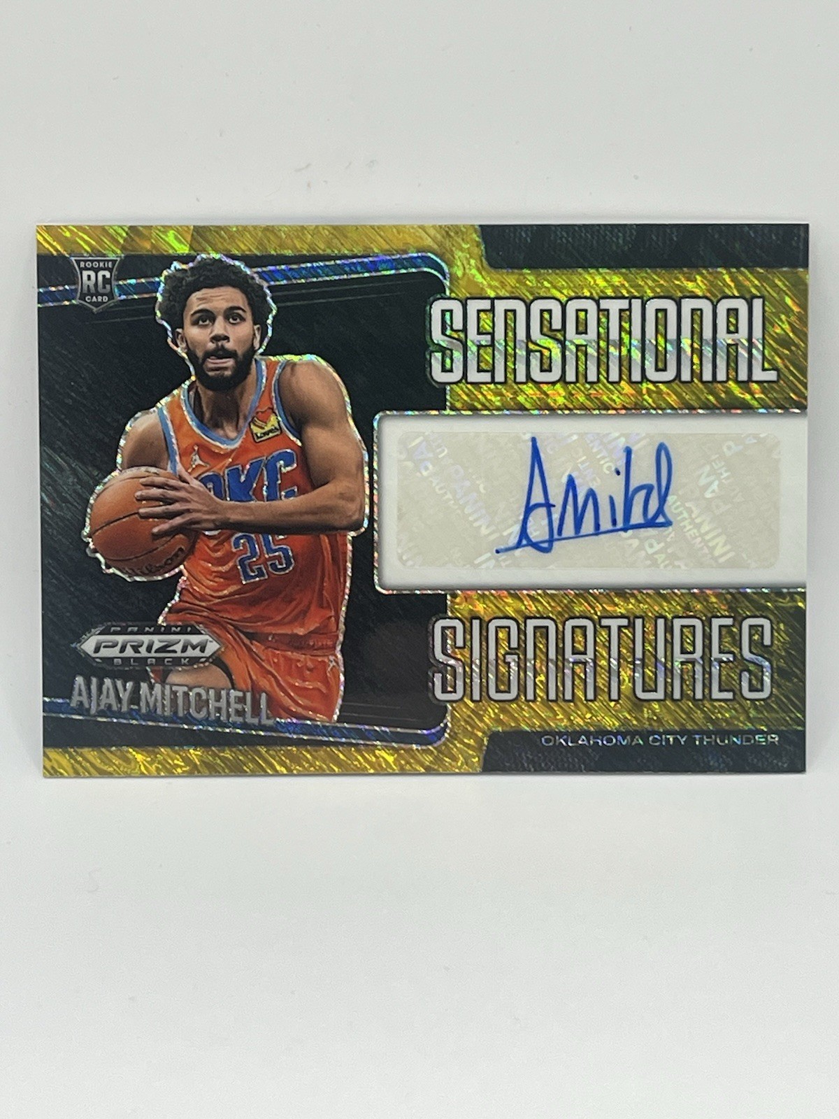 2024-25 Panini Prizm Black FOTL Gold Shimmer Auto RC /10 Ajay Mitchell Thunder