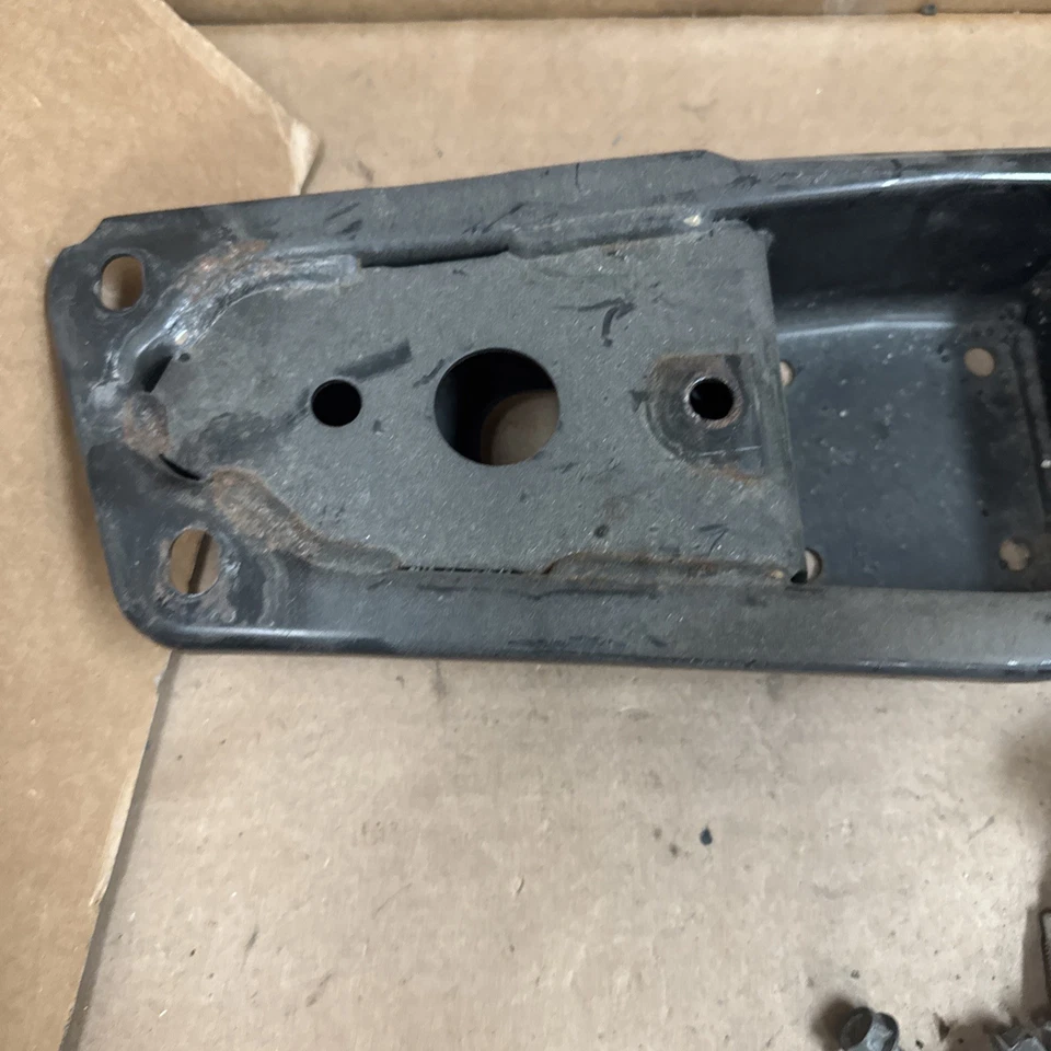 OEM INFINITI G37 TRACCIÓN TRASERA TRAVESAÑO SOPORTE MONTAJE SOPORTE 3825 Foto 2 de 4