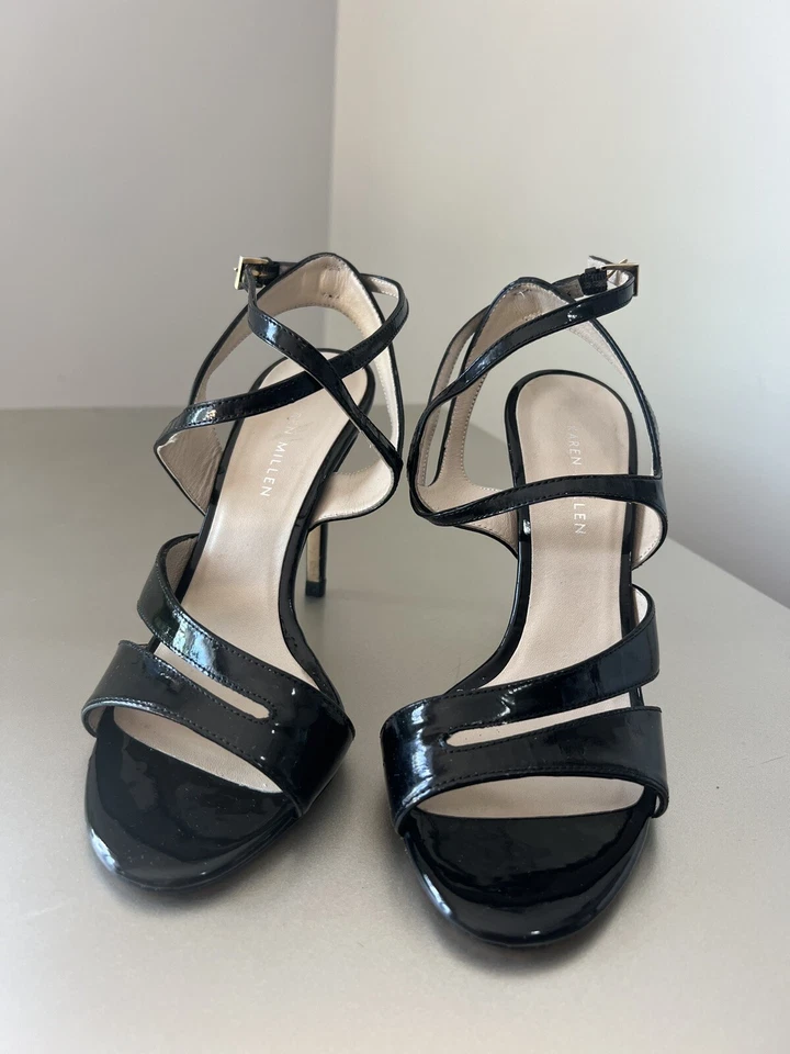 Sandalias de tacón de aguja Karen Millen negras con correa de charol talla 38 EE. UU. 7,5-8 Foto 2 de 4