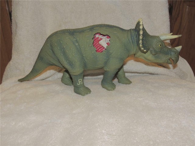 JURASSIC PARK 1993 SERIES 1 Triceratops w/ Head-Ramming Attack JP08 Dinosaur | eBay