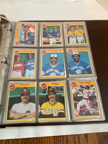 1985 Fleer complete set in binder (660) Roger Clemens, Kirby Puckett RCs NMMT-MT - Foto 6 di 9