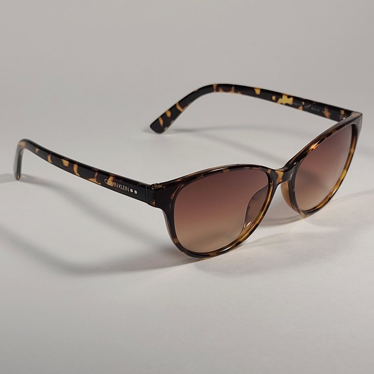Calvin Klein R728S 242 Brown TortoiseCat-Eye Sunglasses Calvin Klein Cat Eye Sunglasses CK19560S 235 Brown Tortoise  main image 2