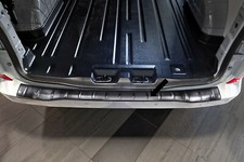 Protezione Paraurti Posteriore In Acciaio Inox Nero Opaco Per Ford Kuga III (2019-) – Modello 'Ribs'