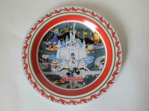 Vintage Disney Christmas Plates (4) Collector Metal 8 inch Resort Exclusive 2007 - Picture 2 of 10