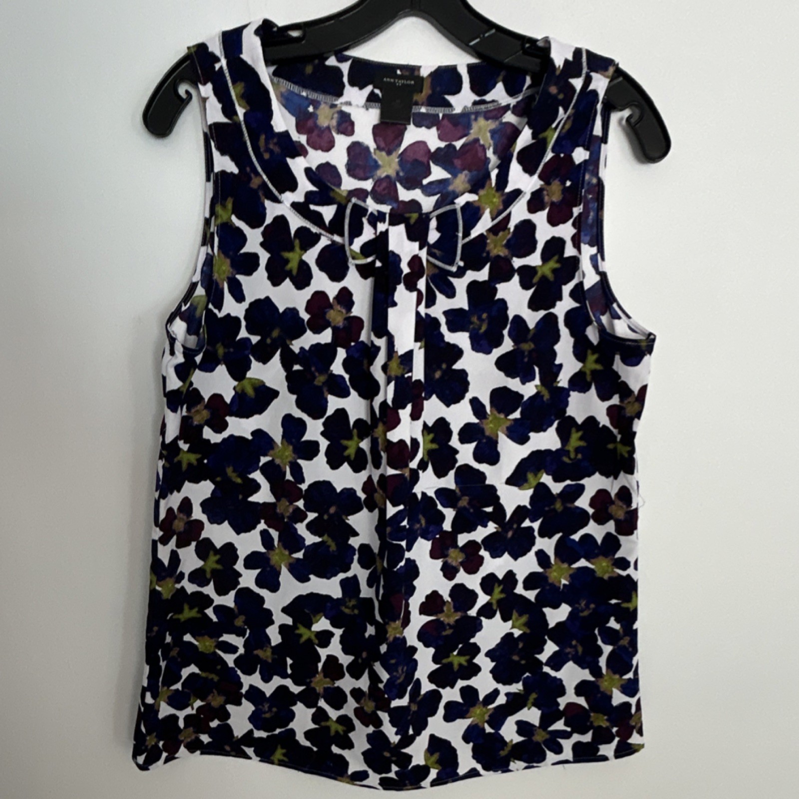 Ann Taylor Women's Sleeveless Floral Pleated Chiffon Blouse M White Blue Purple