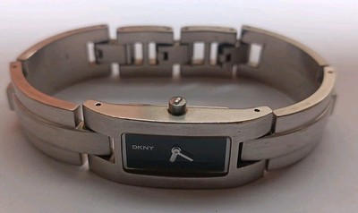 DKNY Womens Watch 17mm Silver Tone Tank Bangle Bracelet New Battery Box     /530
