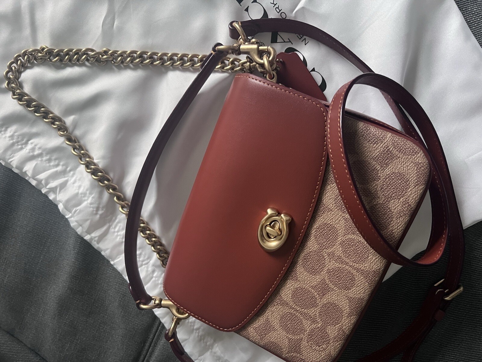 Coach Cassie 19 Women's Pebbled Leather Crossbody / Shoulder Bag -  New! image 2