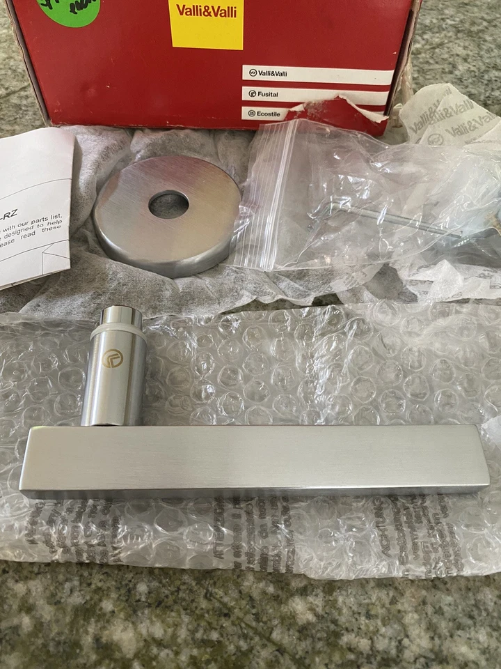 Manija de puerta cromada pulida Valli & Valli Foto 2 de 4