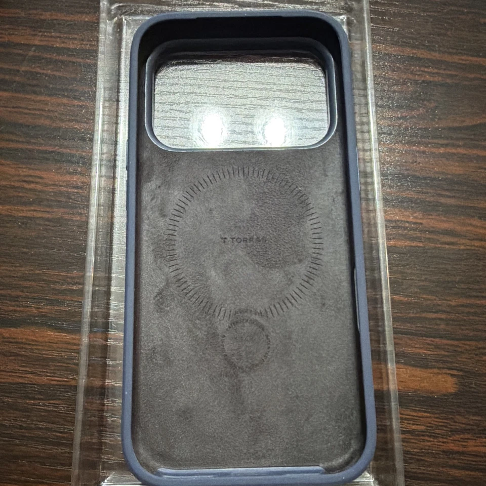 TORRAS iPhone 17 Pro Q3 Funda Silicona Magnética 360 Soporte Suave Azul Profundo 6.3” Foto 2 de 4