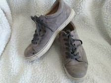 UGG Australia Women's Sneakers Sheepskin Low Top Shoes Sz. 8