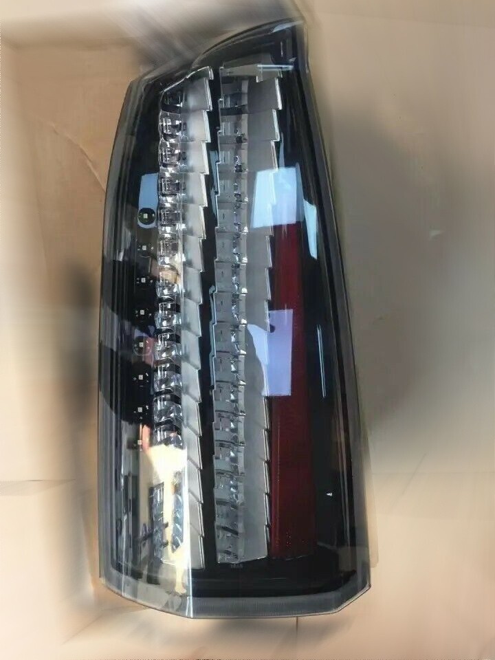 2005-11 CADILLAC STS EURO CLEAR TAILLIGHT LEFT DRIVER SIDE 2005-11 CADILLAC STS EURO CLEAR TAILLIGHT LEFT DRIVER SIDE