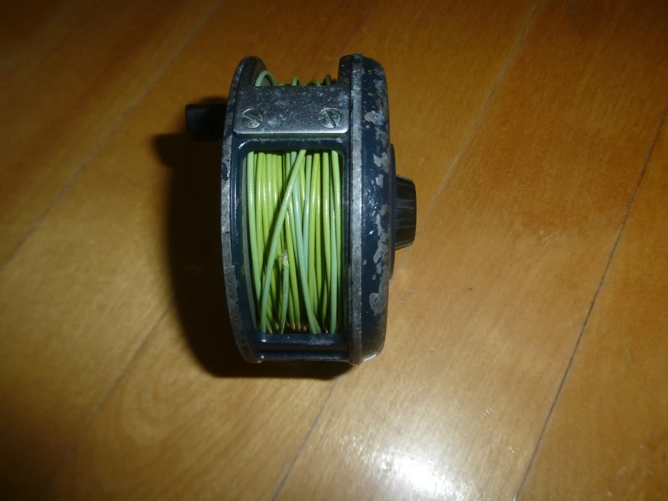 Fly Fishing Reel Mitchell 754 France, Great working, Rough looking, reals deals - Image 4 of 4