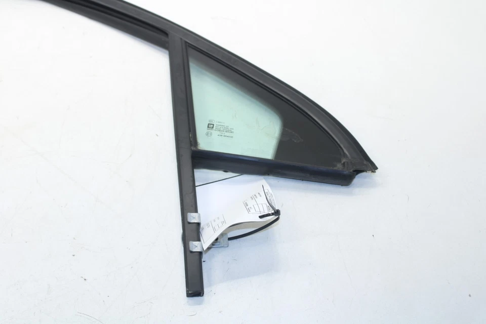 Chevrolet Blazer 2LT 2019-2025 puerta delantera derecha ventana canal de funcionamiento con vidrio de ventilación Foto 3 de 4