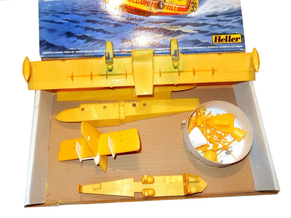1:72 CANADAIR CL-415 - Airplane (Fire bomber) - Photo 2/3