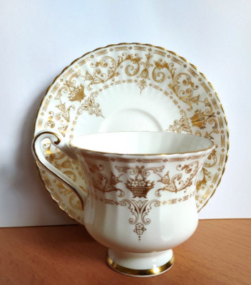 Paragon . Teetasse und Untertasse.