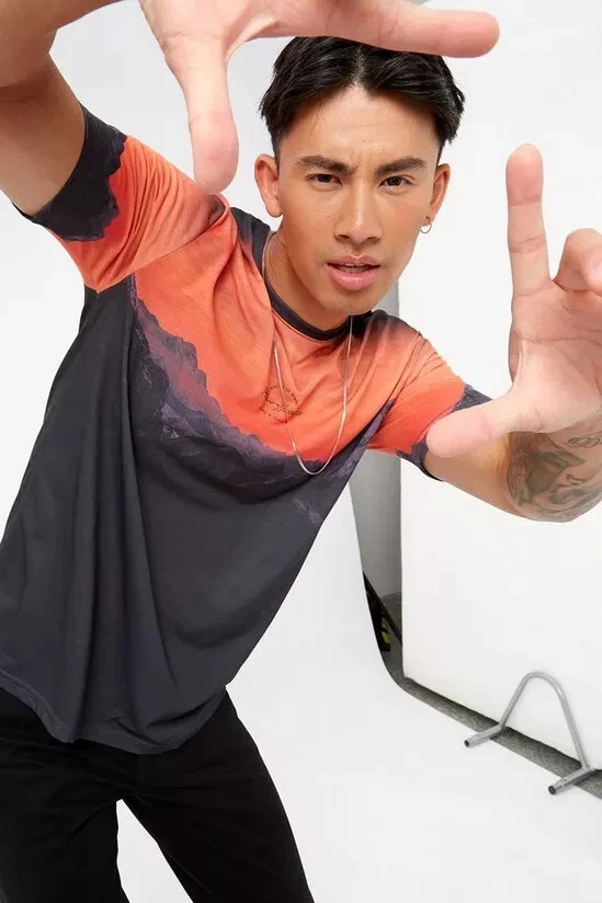 Mens T-Shirt Tee Top Burton Harlem Fade Slim Fit Crew Neck Short Sleeve Black